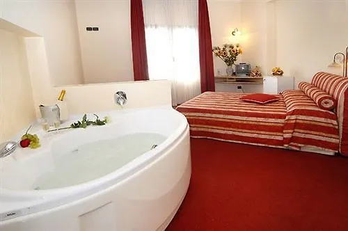 Hotel Europa San Bartolomeo Al Mare 3*,